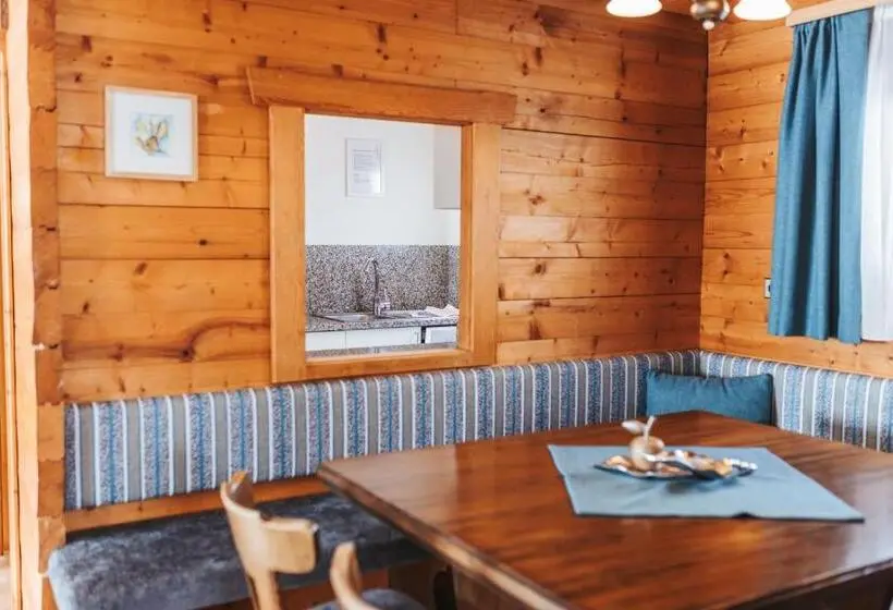 Mökki 1 Makuuhuone, Regitnig 4 Sterne Hotel Und Chalets