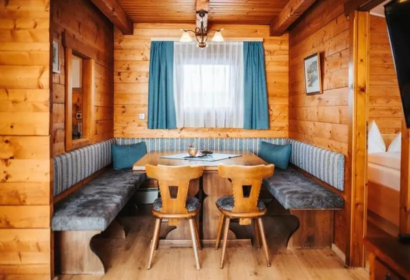 Mökki 1 Makuuhuone, Regitnig 4 Sterne Hotel Und Chalets