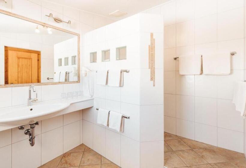 شاليه غرفة نوم واحدة, Regitnig   4 Sterne Hotel Und Chalets