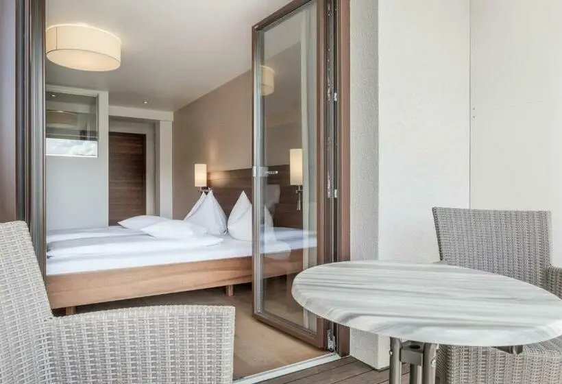 Standard-huone Järvinäkymä, Seehotel Restaurant Lackner