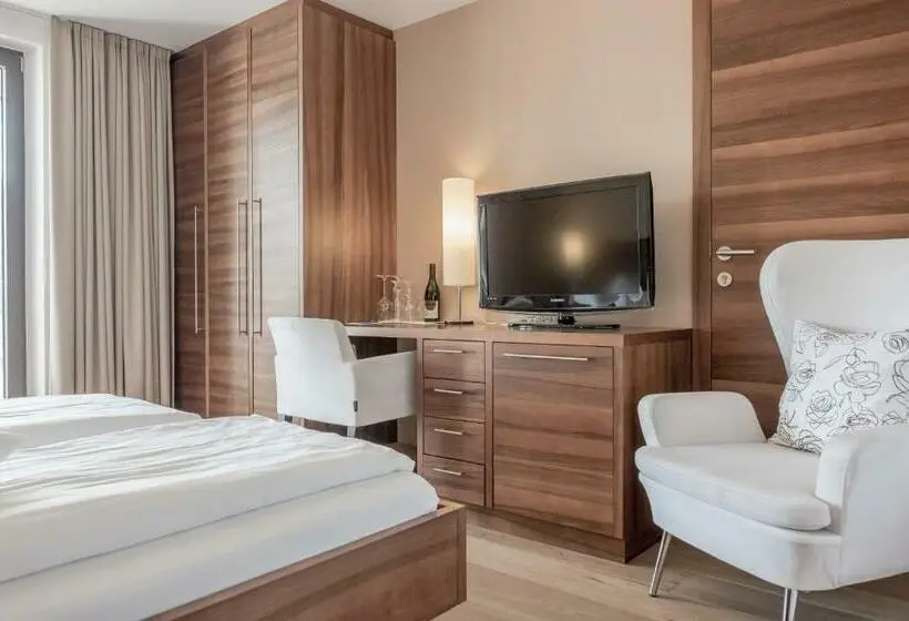 Standard-huone Järvinäkymä, Seehotel Restaurant Lackner