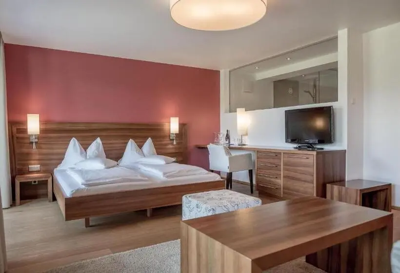 Juniorsviitti Järvinäkymä, Seehotel Restaurant Lackner