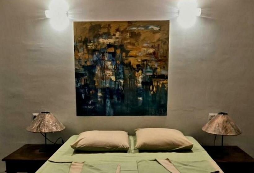 اتاق استاندارد, Jr S House