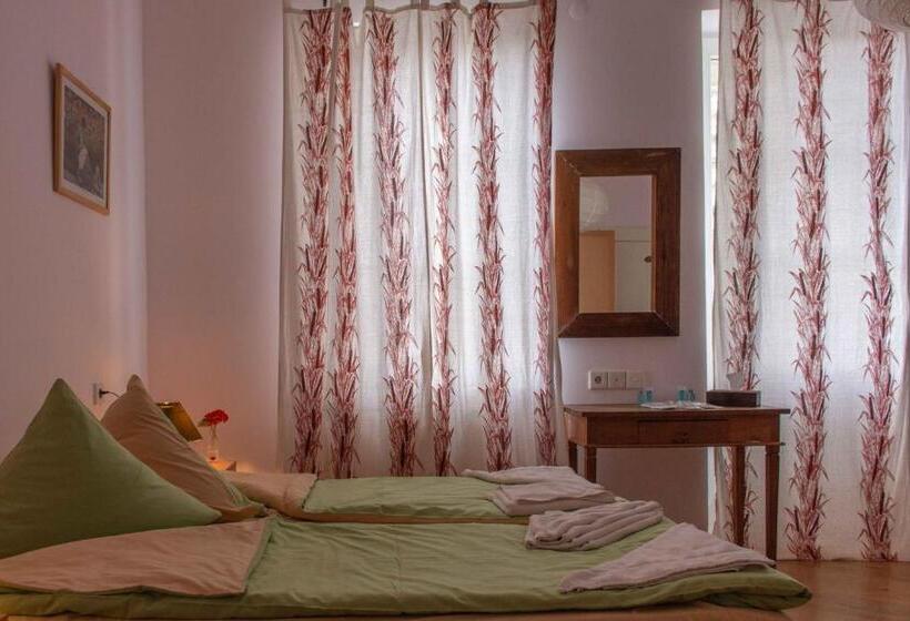 اتاق استاندارد, Jr S House