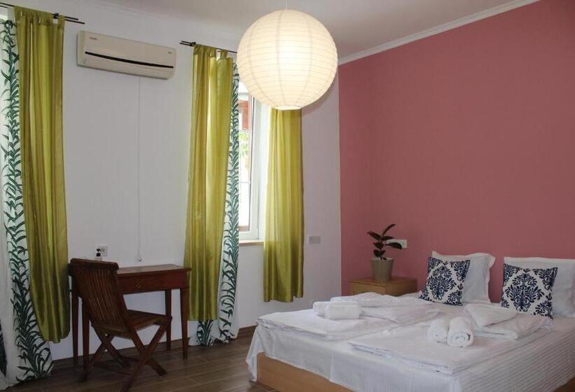 اتاق استاندارد, Jr S House