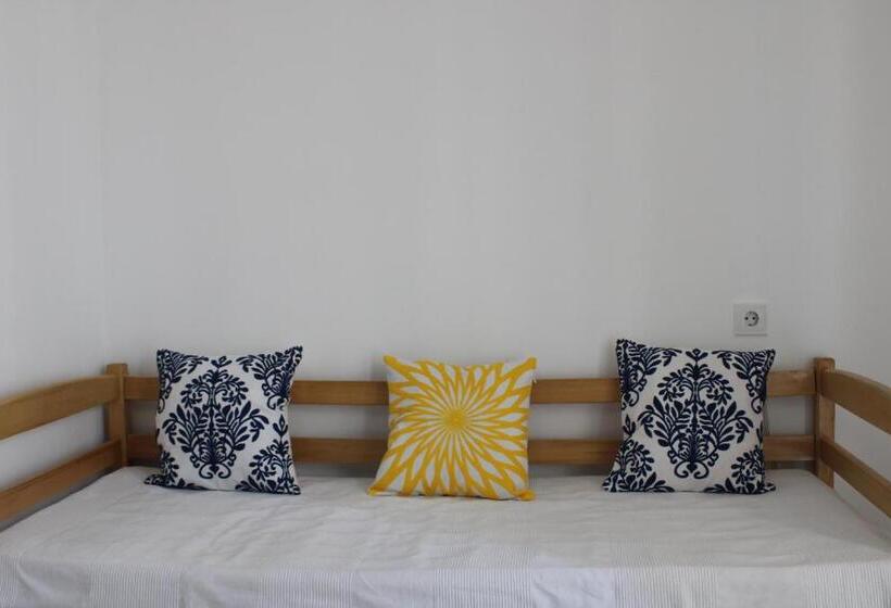 اتاق استاندارد, Jr S House