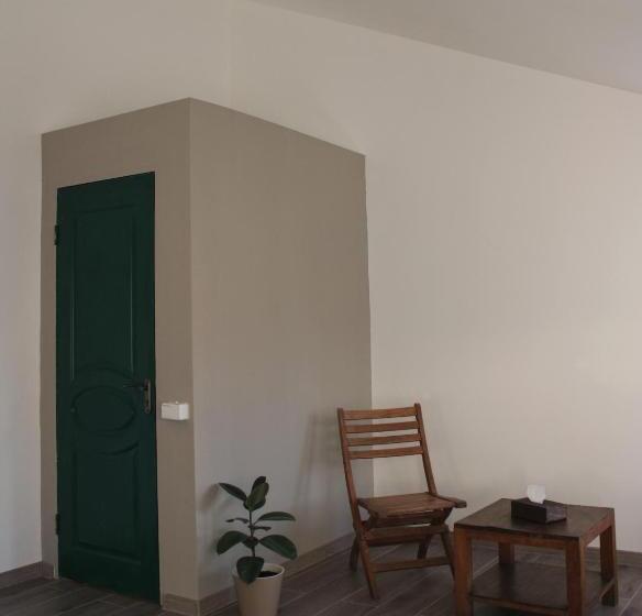 اتاق استاندارد, Jr S House