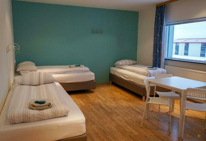 تختخواب در اتاق مشترک, Start Keflavik Airport