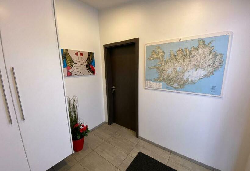 اتاق استاندارد, Ace Guesthouse