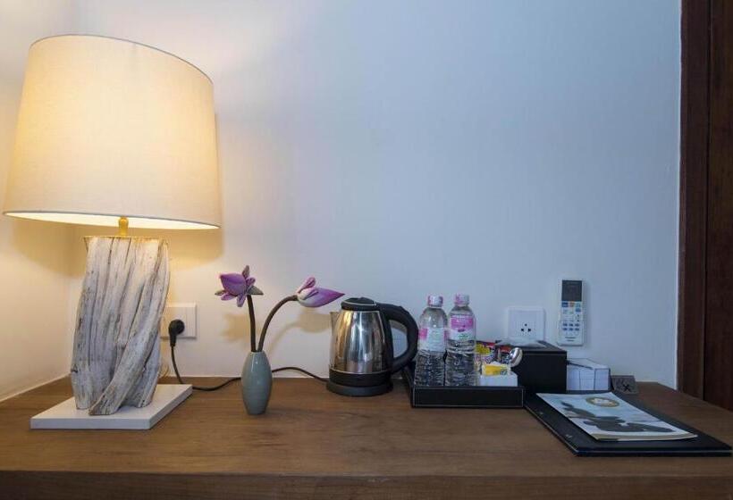 带1个卧室的别墅, Enkosa 4 Bedroom Wooden Luxury House