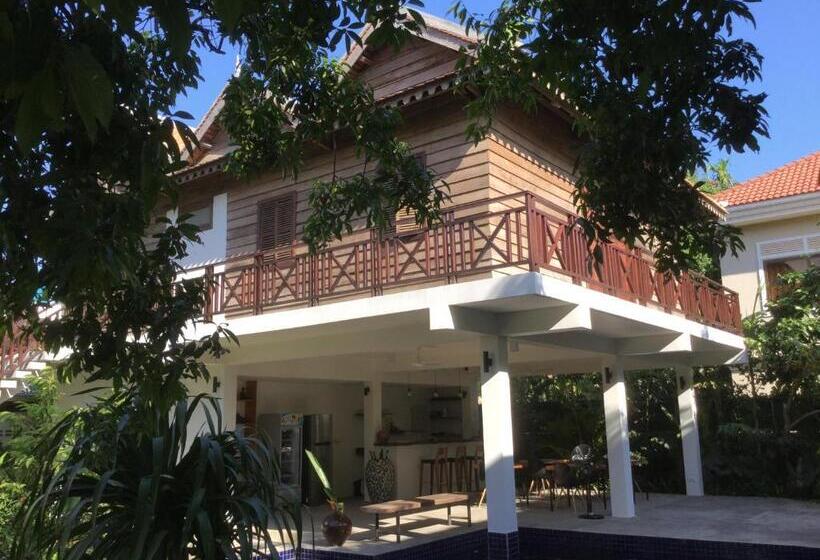 带1个卧室的别墅, Enkosa 4 Bedroom Wooden Luxury House