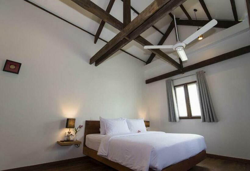 带1个卧室的别墅, Enkosa 4 Bedroom Wooden Luxury House