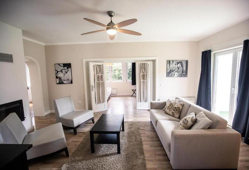 침실 3개 아파트, Manor House Inn Csopak