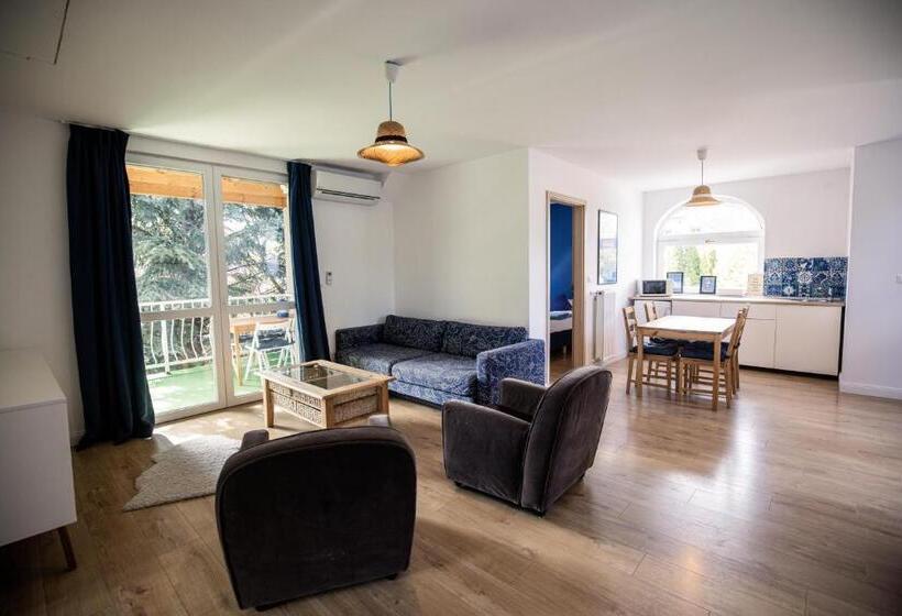 침실 3개 아파트, Manor House Inn Csopak