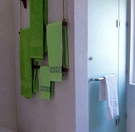 استودیوی لوکس, Simba House