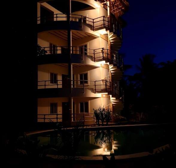 اتاق لوکس با تخت بزرگ, Simba House