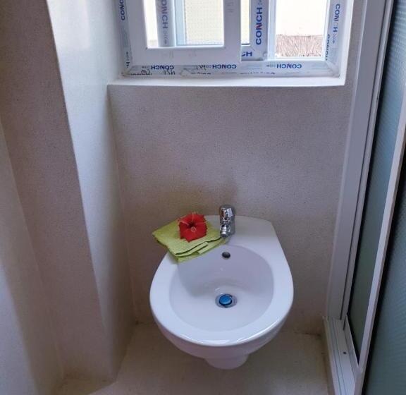 اتاق لوکس با تخت بزرگ, Simba House