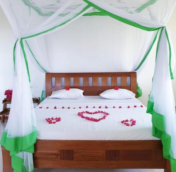 اتاق لوکس با تخت بزرگ, Simba House