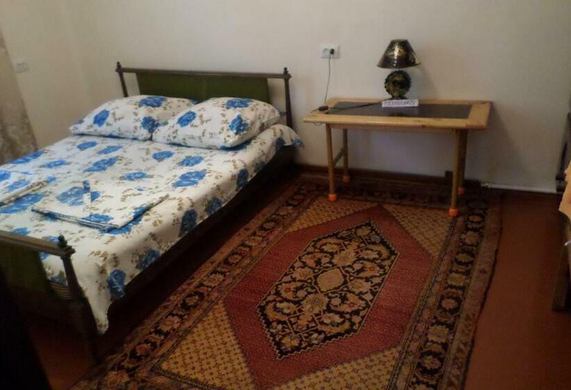 اتاق اکونومی, Spandaryan House