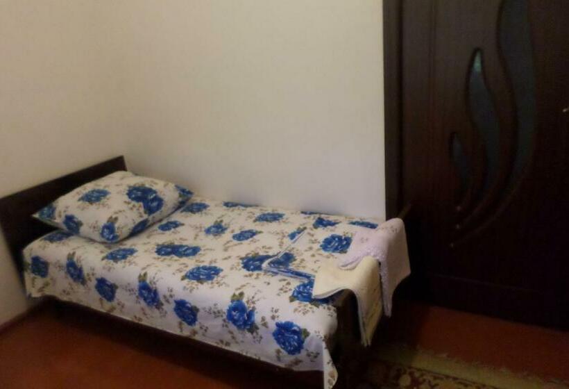 اتاق استاندارد, Spandaryan House