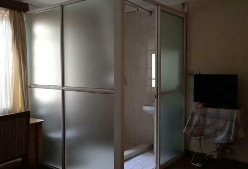 Single Deluxe Room, Dreamplace Bed And Breakfast Gigiri