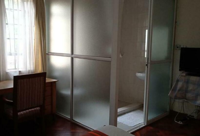 Single Deluxe Room, Dreamplace Bed And Breakfast Gigiri