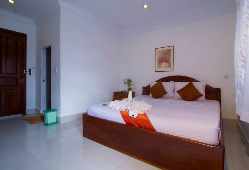 غرفة ديلوكس مزودة بشرفة, Blossoming Romduol Boutique