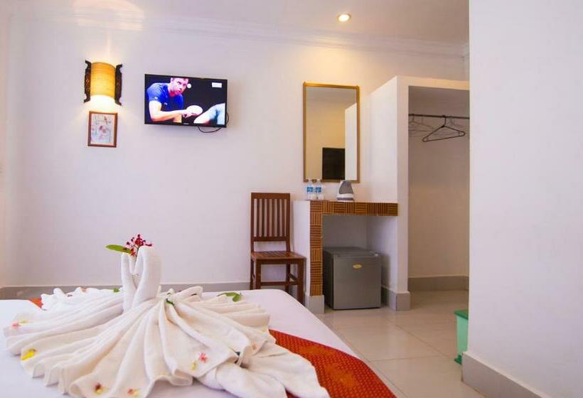 غرفة ديلوكس مزودة بشرفة, Blossoming Romduol Boutique