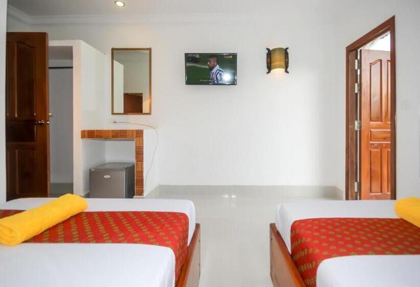 غرفة ديلوكس مزودة بشرفة, Blossoming Romduol Boutique