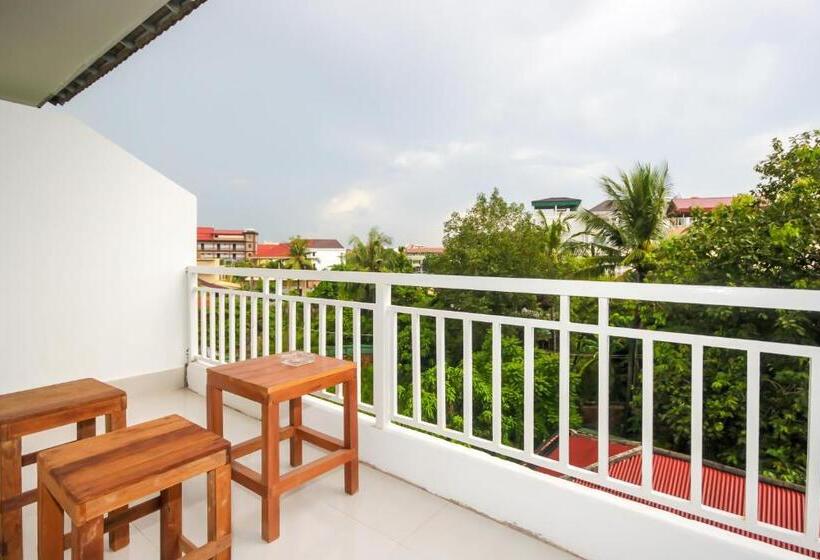 غرفة ديلوكس مزودة بشرفة, Blossoming Romduol Boutique