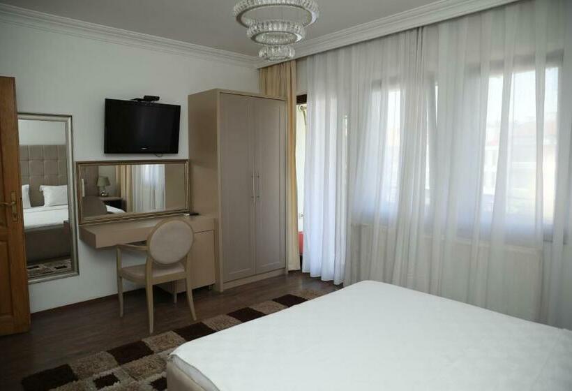 اتاق استاندارد با بالکن, Cleon