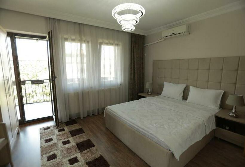 اتاق استاندارد با بالکن, Cleon