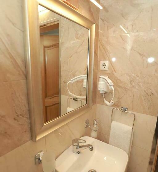 اتاق استاندارد با بالکن, Cleon