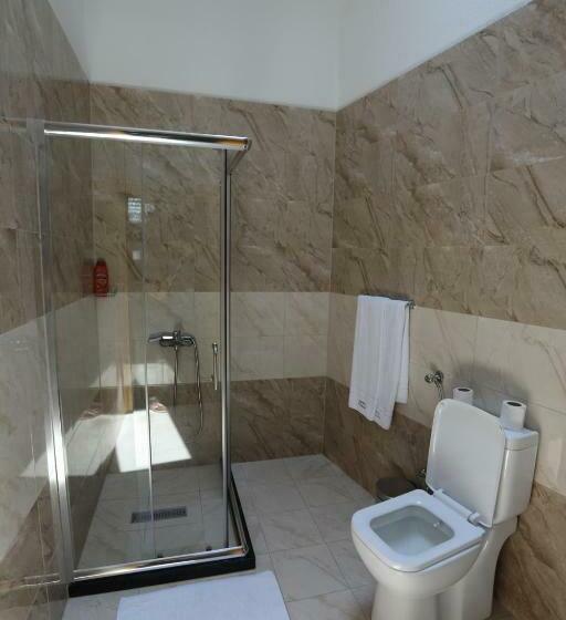 اتاق استاندارد با بالکن, Cleon