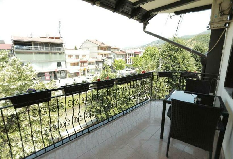 اتاق استاندارد با بالکن, Cleon