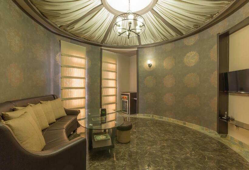 수피리어 스위트, Green Palace