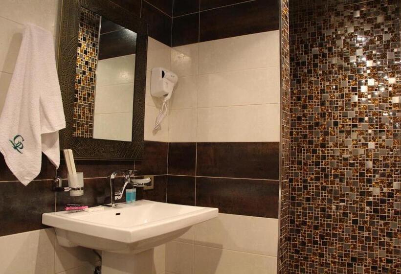 수피리어 스위트, Green Palace