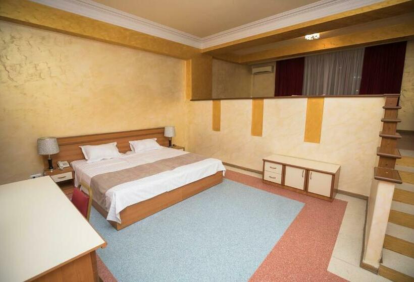 스탠다드 룸, Nor Dzoraberd