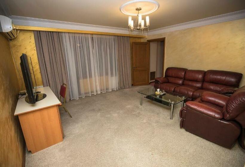 Suite, Nor Dzoraberd