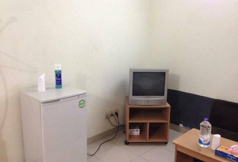 اتاق لوکس, Red Chillies Restaurant And Guest House