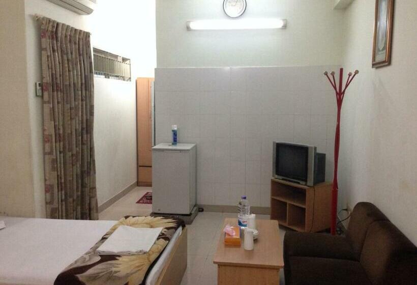 اتاق لوکس, Red Chillies Restaurant And Guest House