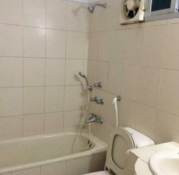 اتاق لوکس, Red Chillies Restaurant And Guest House