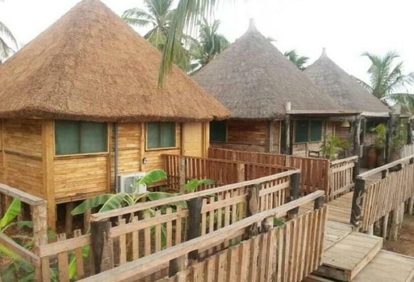 بانگلوی سوپریور, Restaurant Chez Theo