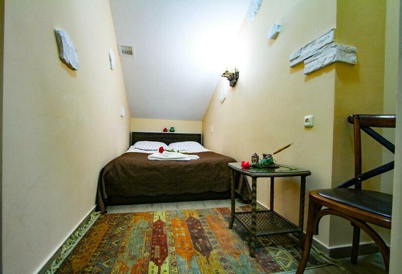 带共用浴室的标准房间, Mga Hostel & Tours