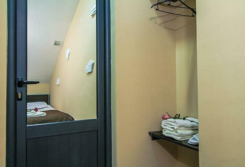 스탠다드 룸 공동 욕실, Mga Hostel & Tours