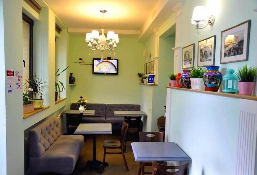 共用房间的床, Mga Hostel & Tours