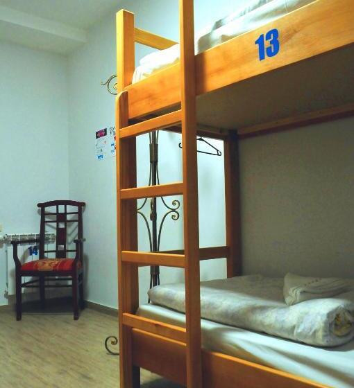 共用房间的床, Mga Hostel & Tours