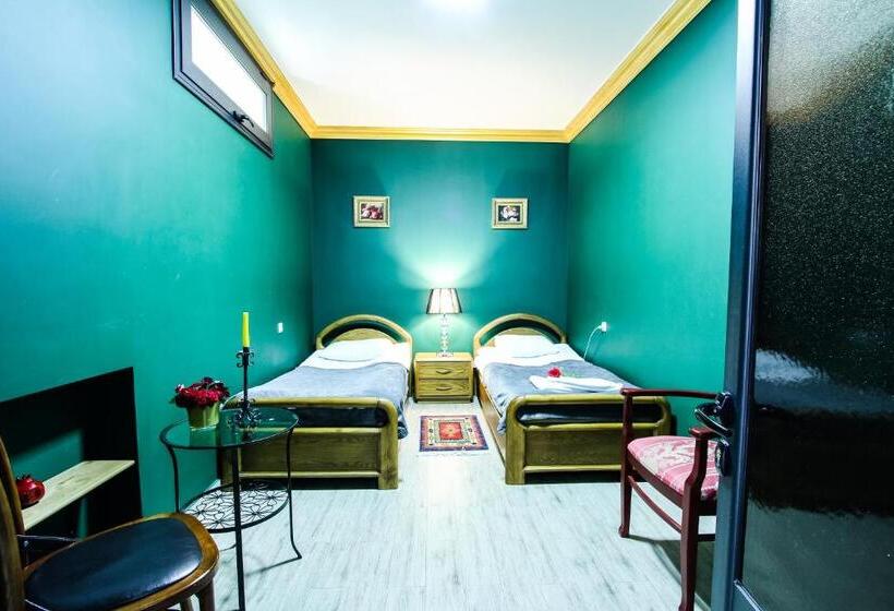 수피리어 트리플 룸, Mga Hostel & Tours