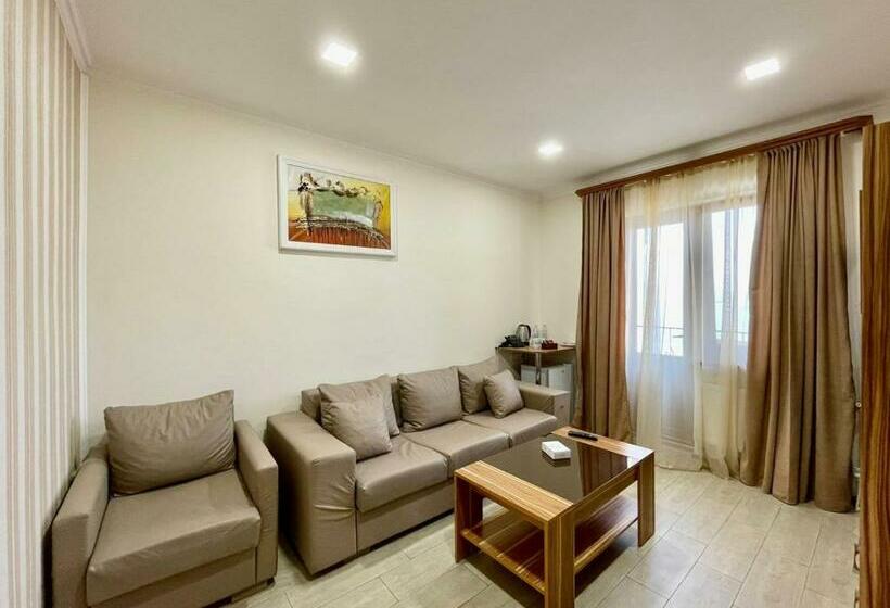 اتاق سوپریور, Noy Land Resort