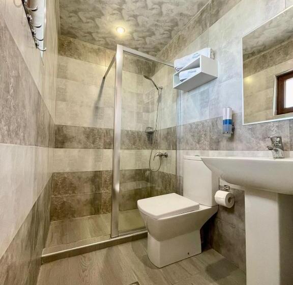 اتاق استاندارد چهار تخته, Noy Land Resort